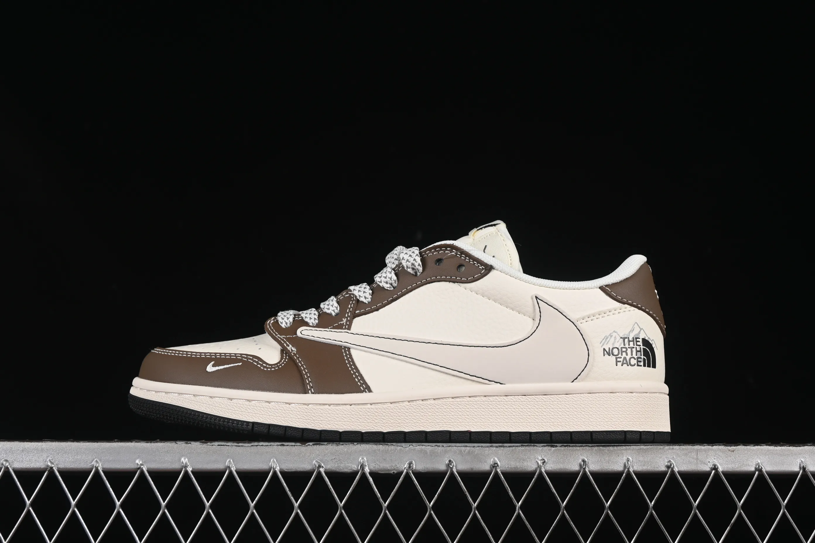 All Categories Air Jordan Jordan Series Basketball Shoes Air Jordan 1 Low High-end Customized Low-top Shoes Travis Scott x Fragment Design x Air Jordan 1 Low OG SP AJ1 Joe 1 North Face Joint Rice Brown Snow Mountain Low-top Cultural and Leisure Shoes XS6089-512